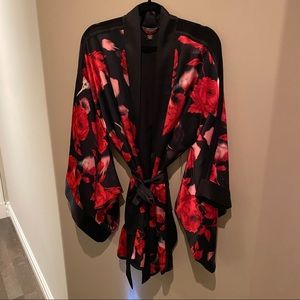 Victoria’s Secret Satin Robe XS/S